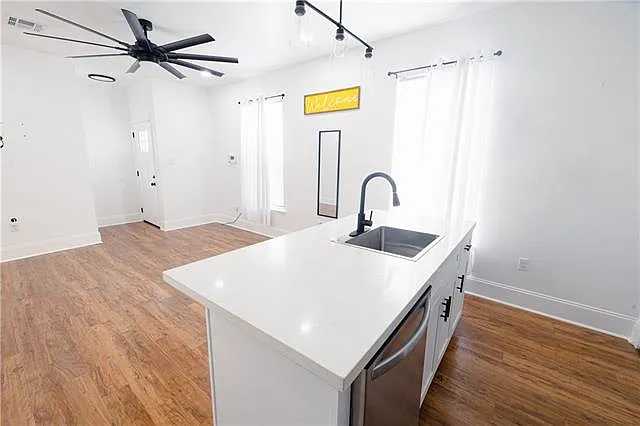 4407 Washington Ave — Photo 5