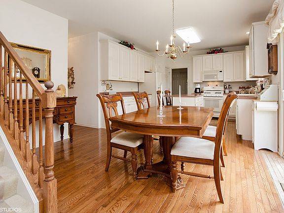 2nd image of 195 Loveland Ct
