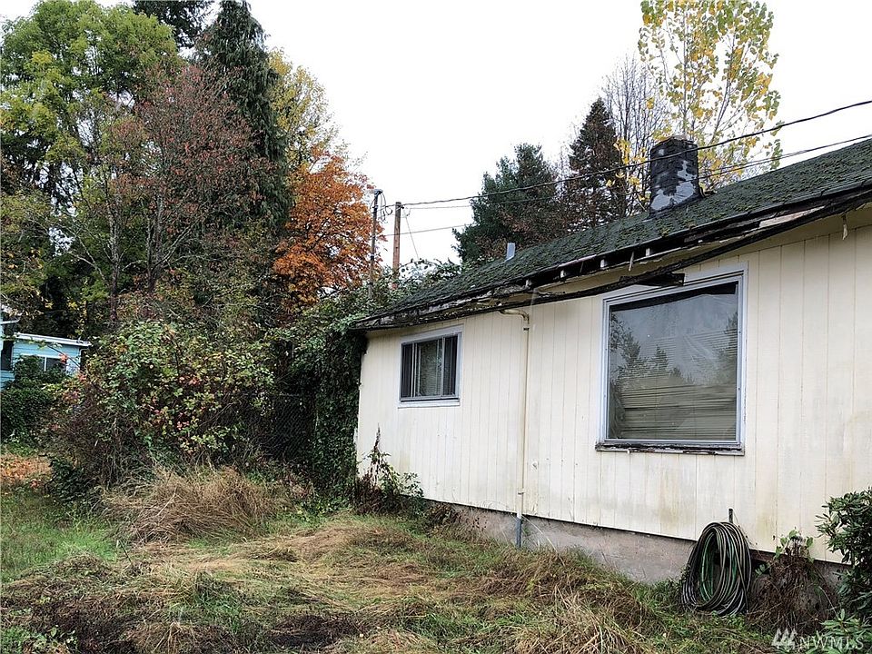 2nd image of 3816 NE 120th St