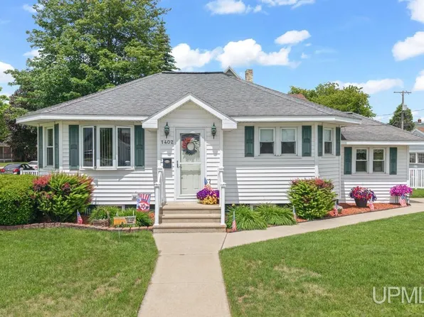 1402 N 16th St, Escanaba, MI 49829