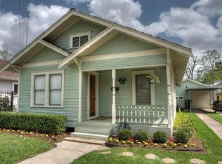 704 Woodland St, Houston, TX 77009