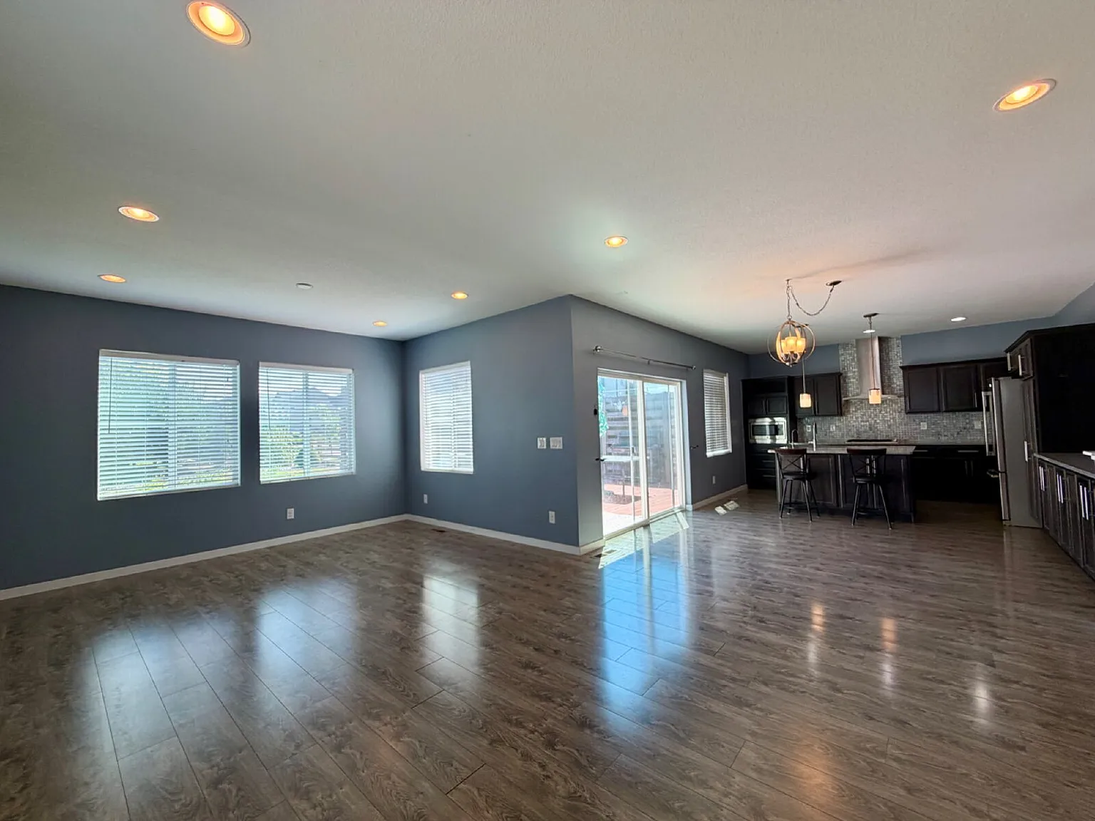 3 bed, 2.5 bath, 2147 sqft, $2,995 — Photo 3