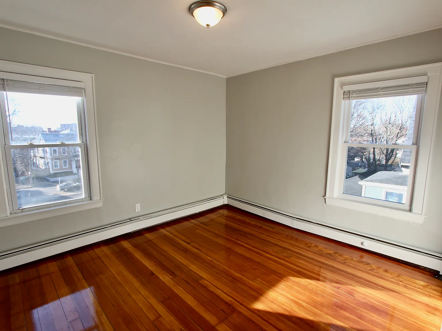 2 bed, 800 sqft, $2,400 — Photo 3