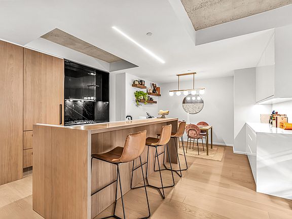 3rd image of 196 Orchard St #6R