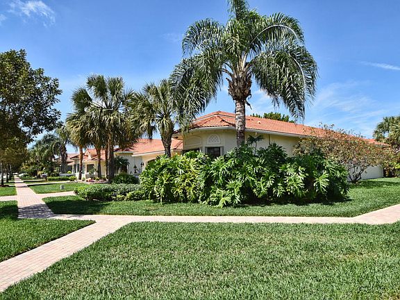 3rd image of 6811 Adriano Dr