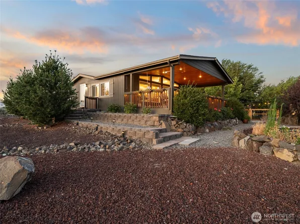 207 Green Laurel Place SW, Mattawa, WA 99349