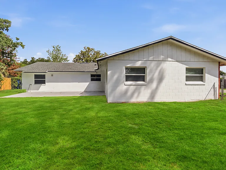 436 Eagle Creek Cir — Photo 26