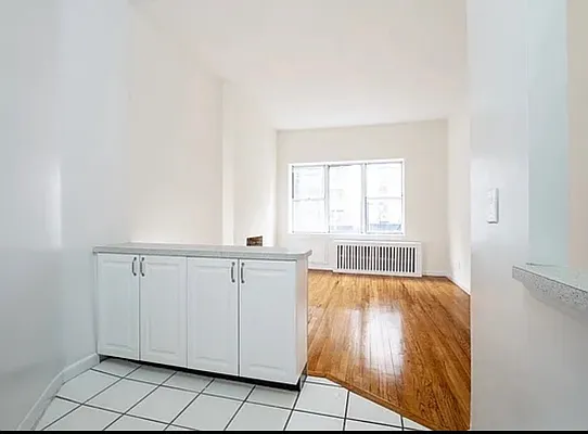 Rented by City Connections Realty | media 8