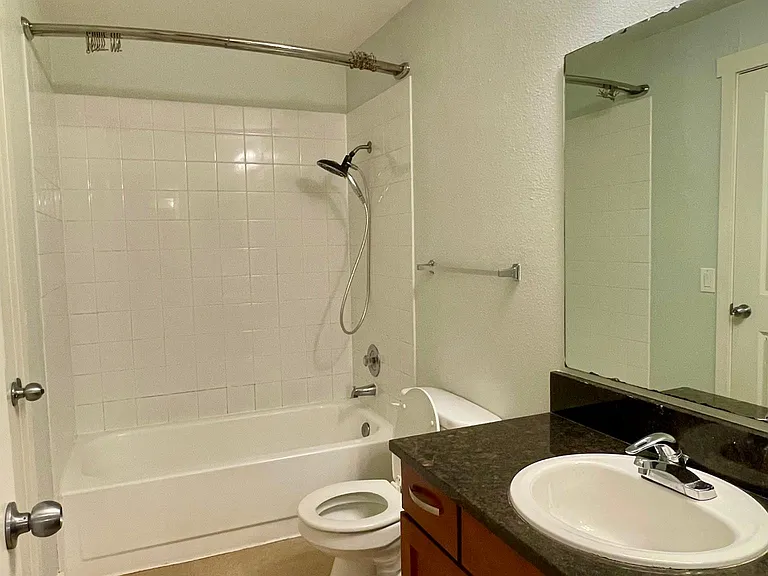 15250 SE 43rd Ct #H102 — Photo 9
