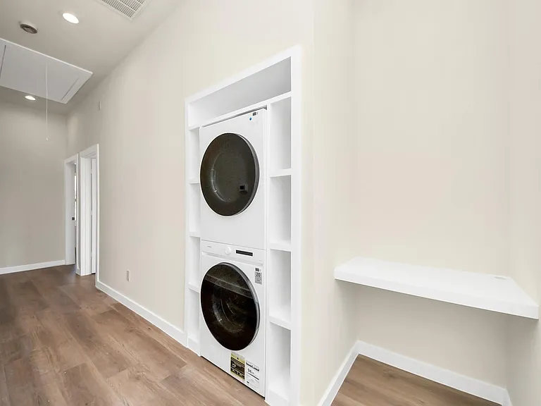 8025 Peachtree St #D — Photo 18