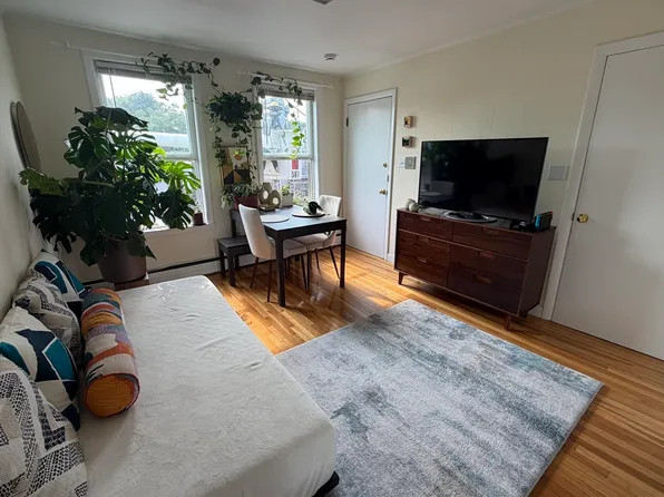 67-69 Ellery St #6, Cambridge, MA 02138