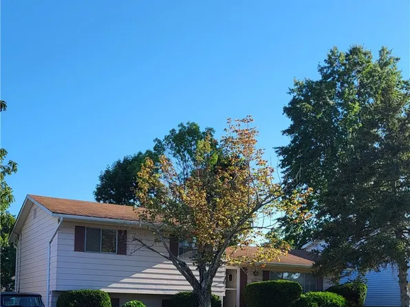 3161 Marda Dr, Parma, OH 44134