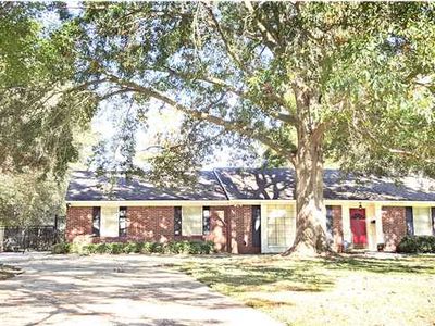 2831 S Colonial Dr, Montgomery, AL, 36111