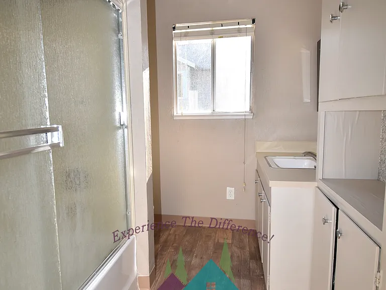 140 Oak St #2 — Photo 11