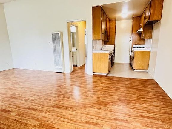 4th image of 4544 Westlawn Ave APT 6