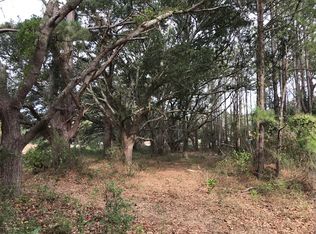 126 Oak Cir, Hampstead, NC 28443