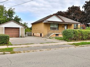 38 Claver Ave, Toronto, ON M6B2V8