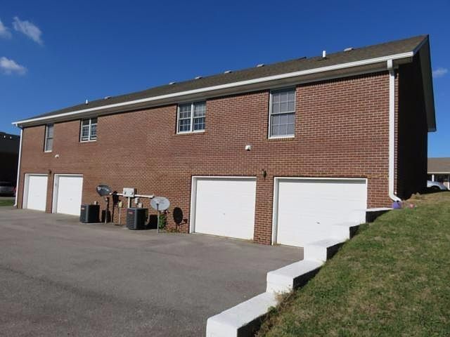 2nd image of 223 Old Fort Rd