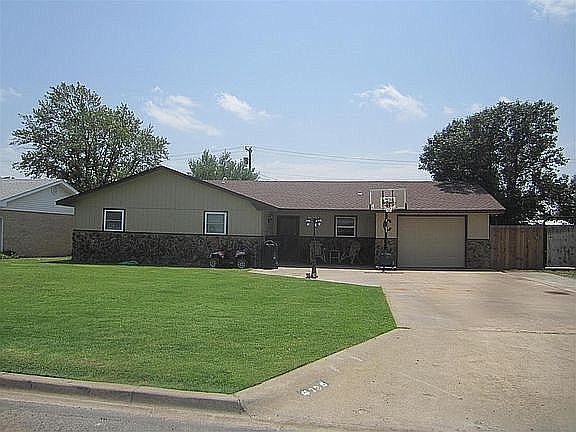 1st image of 735 Cynthia Dr