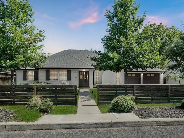 803 N Bowie St, Fredericksburg, TX 78624