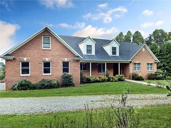 568 Whisper Ridge Ln, Thurmond, NC 28683