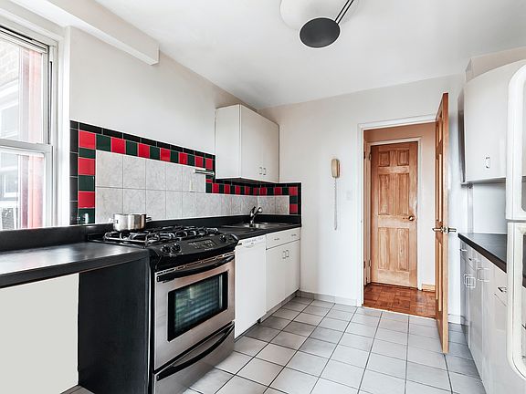 5th image of 3135 Johnson Ave APT 11B
