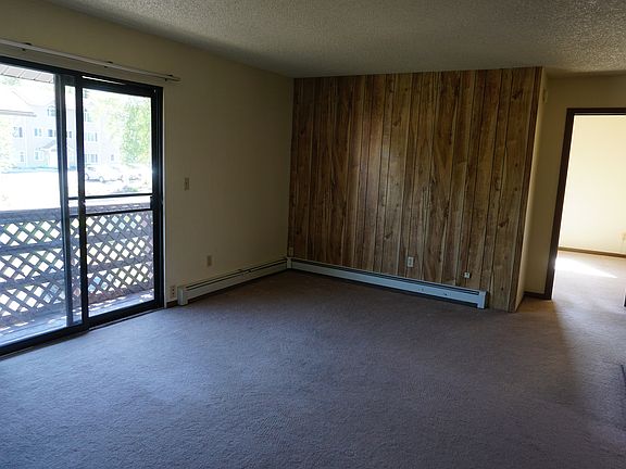 4th image of 16938 Park Place St