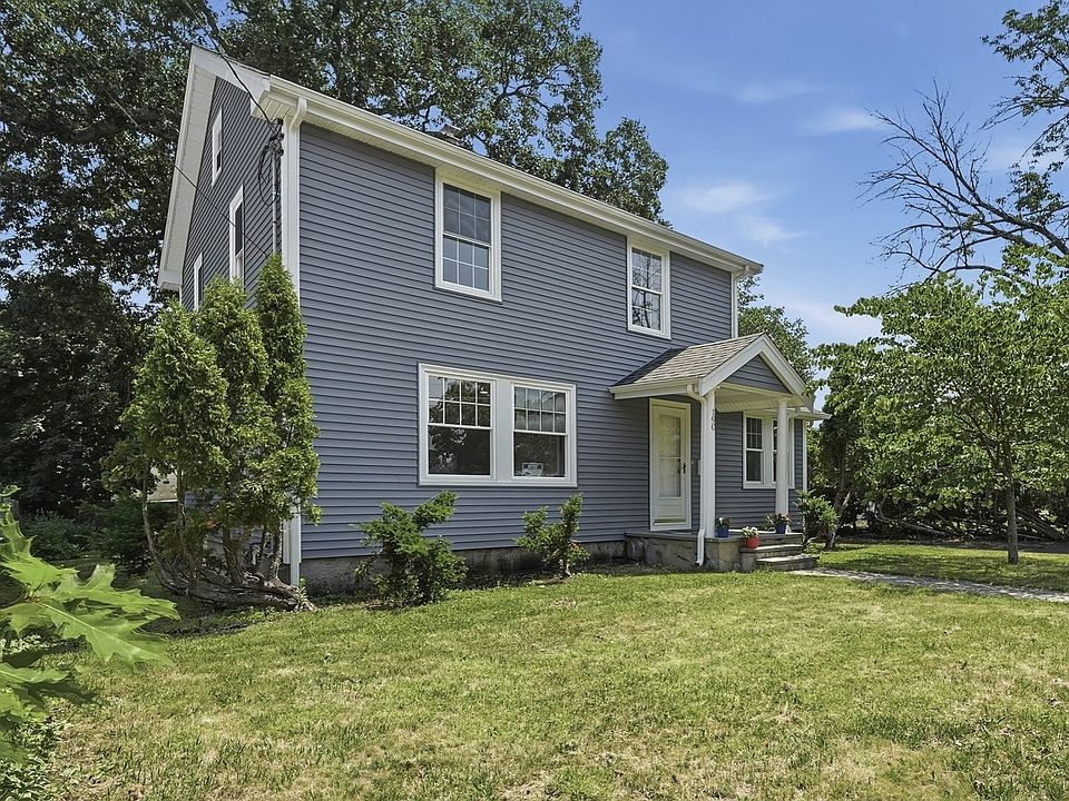 1st image of 190 Manomet St