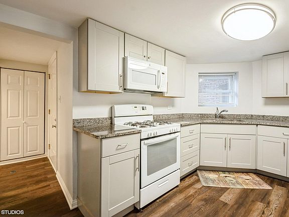 5th image of 4933 N Mozart St #G
