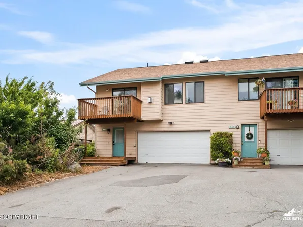 635 Pearl Dr, Anchorage, AK 99518