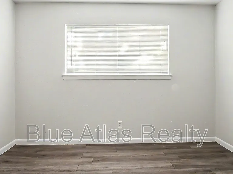 411 E Polk St #1 — Photo 11
