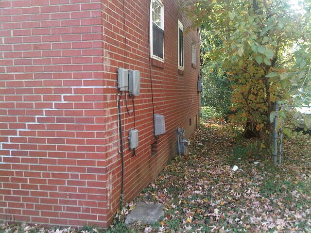 2nd image of 405 N Centennial St