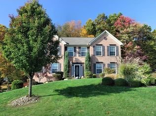 105 Winfield Manor Dr, Mars, PA 16046
