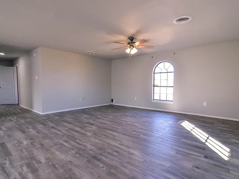 327 Hiracheta Dr — Photo 9