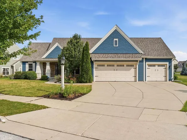 1724 Moccasin TRAIL, Waukesha, WI 53189