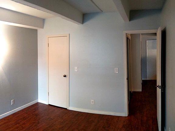 Bedroom towards entrance