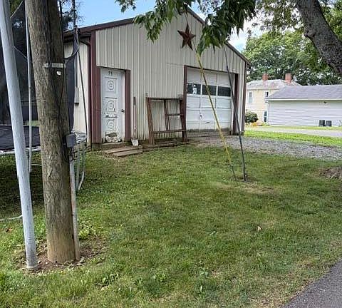 5th image of 75 Park Dr