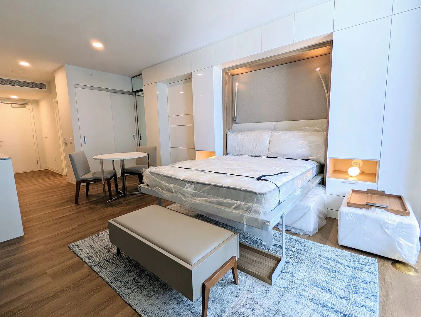 Fully Furnished Ocean View luxurious Studio with 1-Parking and storage at 'A'ali'i — Photo 3