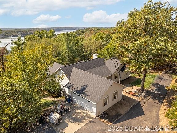 4th image of 165 Lake Shadow Rd