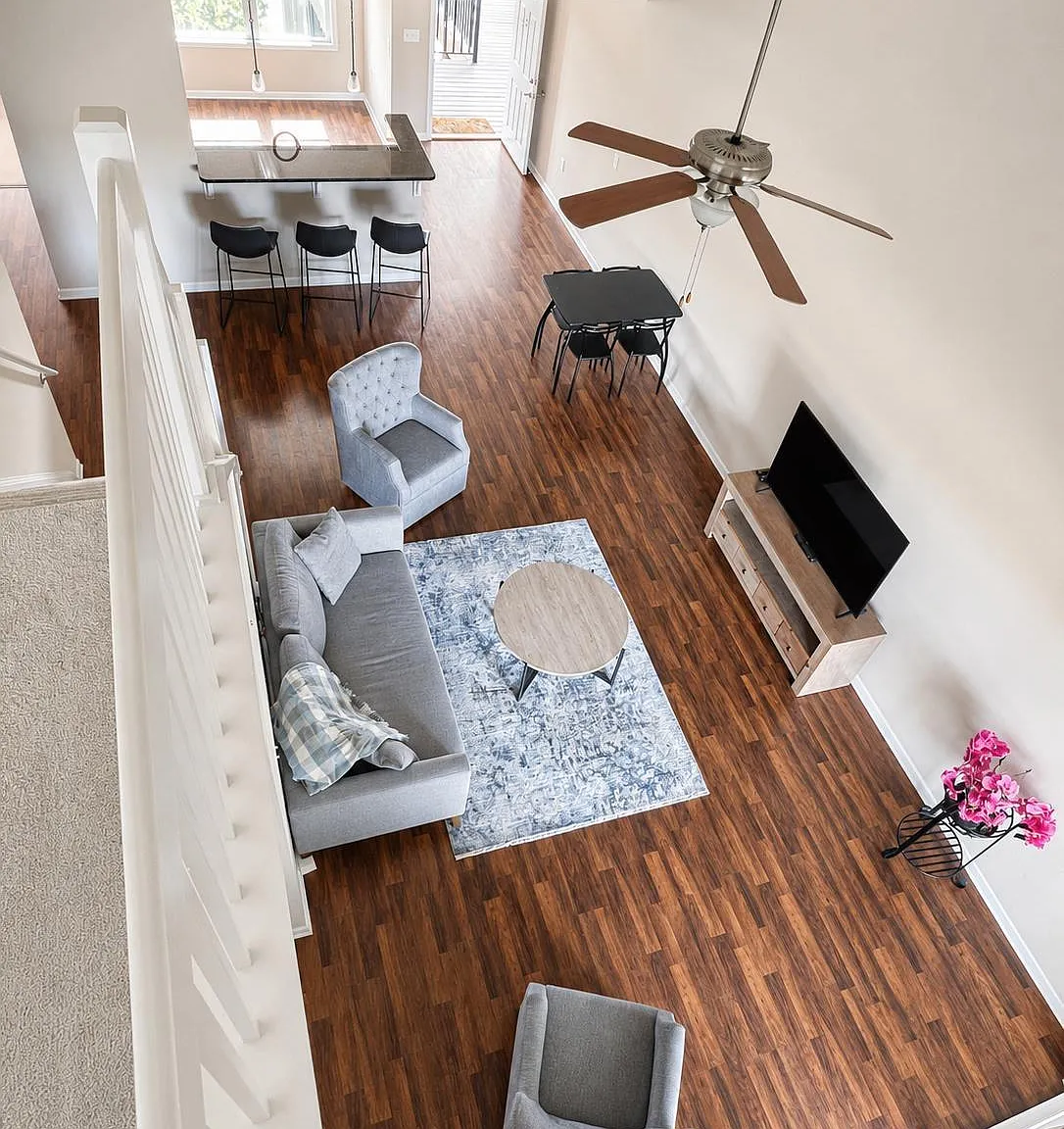 2 bed, 2.0 bath, 1343 sqft, $1,900 — Photo 4
