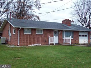 208 Summit Dr, Lewistown, PA 17044