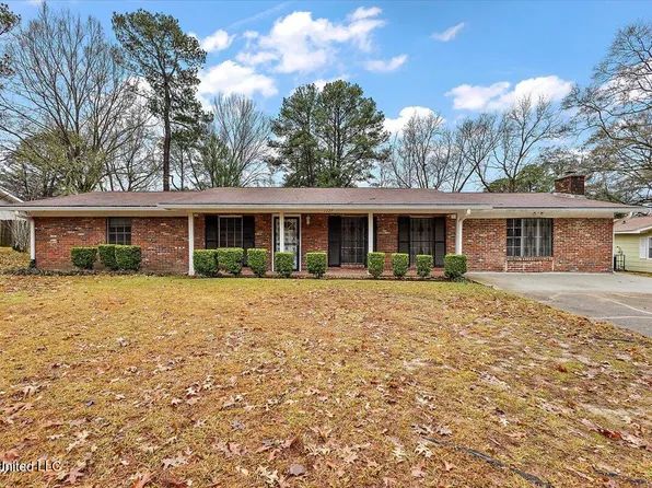 1227 Deerfield Ln, Jackson, MS 39211