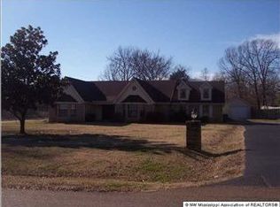 9025 Windsong Ln, Southaven, MS 38672