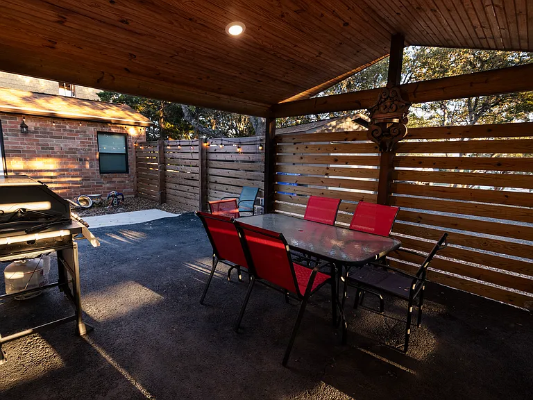 624 Hillcrest Frst — Photo 41