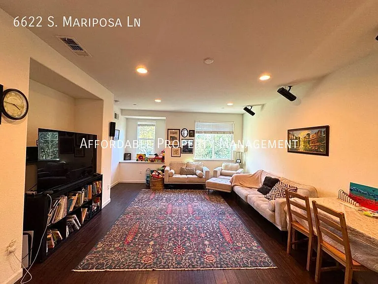 6622 S Mariposa Ln — Photo 4