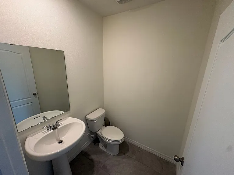 1558 Tali Ln — Photo 5