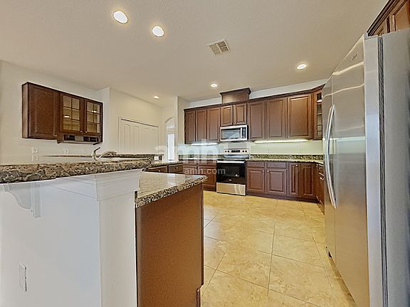 3rd image of 444 Duff Dr