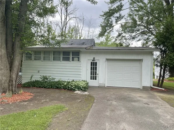 7639 State Street Rd, Auburn, NY 13021