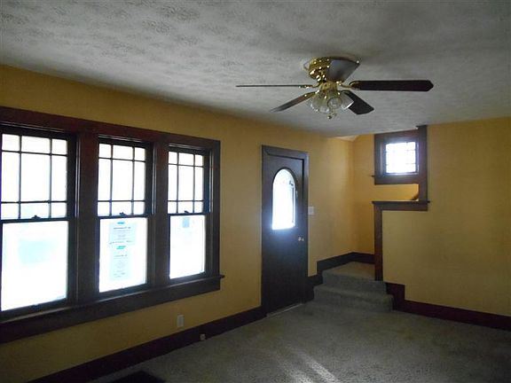2nd image of 121 N Harbine Ave