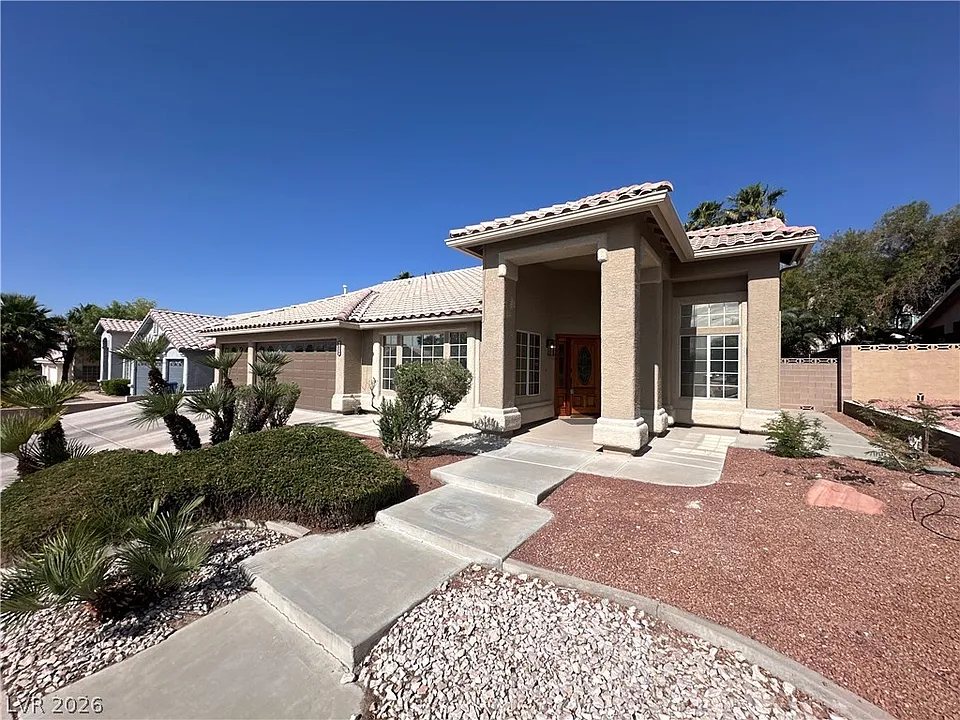 8256 Lone Feather Ln